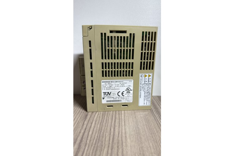 YASKAWA SGDM-04AD-RY1