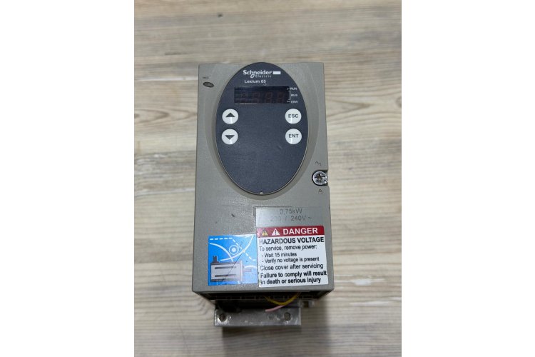 SCHNEİDER LXM05AD10M2