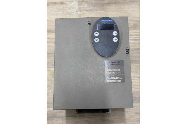 TELEMECANİQUE ATV31HU22N4