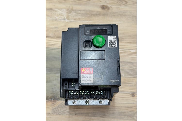 SCHNEİDER ATV320U15N4C