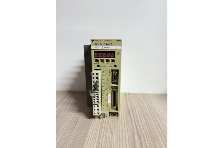 YASKAWA SGDM-04ADA