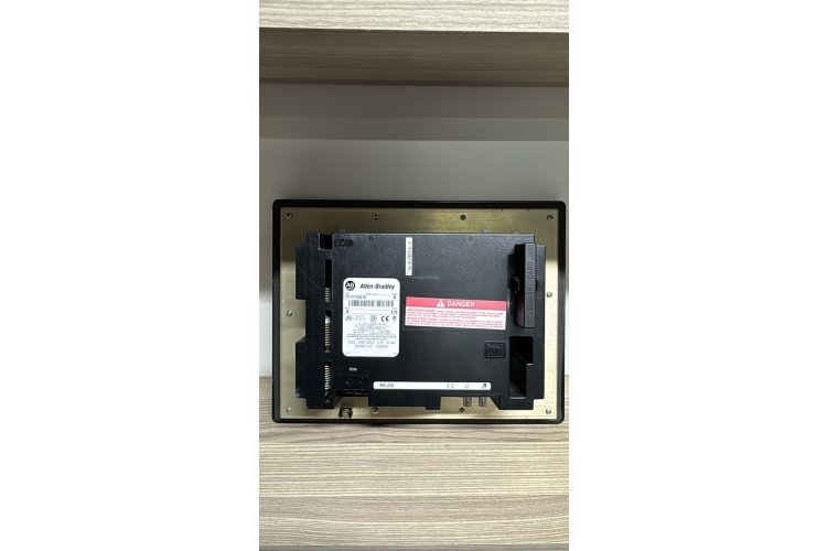 ALLEN BRADLEY 2711-T10G15