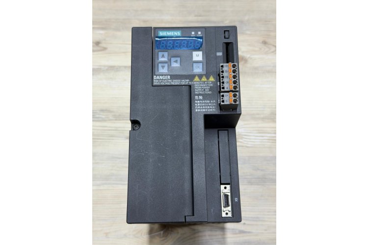 SİEMENS 6SL3210-5DE21-0UA0