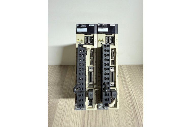 YASKAWA SGDV-R90A11A